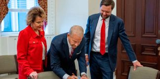 Ron Johnson toma protesta como Embajador de Estados Unidos en México