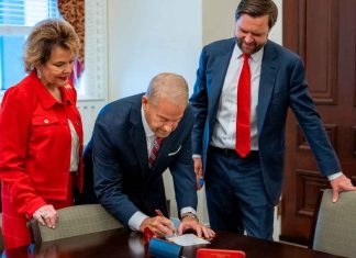 Ron Johnson toma protesta como Embajador de Estados Unidos en México