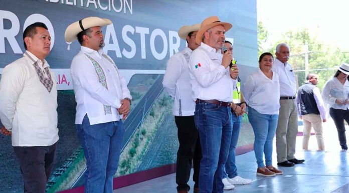 Entrega Bedolla rehabilitación del tramo carretero Puruándiro-Pastor Ortiz
