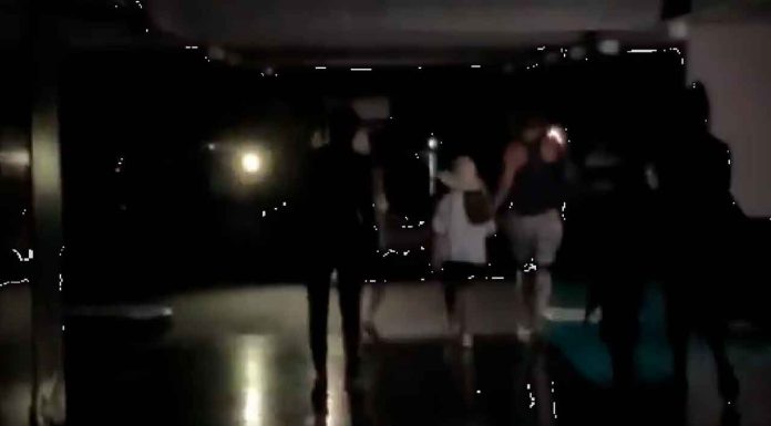 #VIDEO #Viral | ¿Y la luz? Apagón masivo opaca la gala final del Festival de Cine Cannes #Internacional