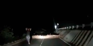 #VIDEO | ¡Escape de película! Conductor logra escapar de una emboscada al irse en reversa