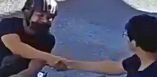 #VIDEO #EnMéxico | “Buenas tardes, esto es un asalto”: Ladrón saluda antes de asaltar y se vuelve viral