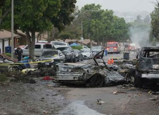 #VIDEO | Avioneta se estrella en San Diego afectando al menos 15 viviendas; dos personas fallecieron