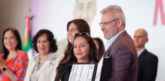 Garantiza Bedolla salarios y prestaciones a docentes michoacanos