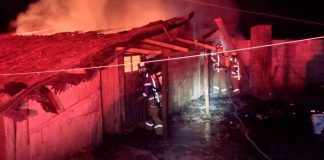 Bomberos de la CEPCM combaten incendio de domicilio en Tirio, Morelia