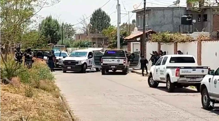 #VIDEO | Hallan a 2 personas asesinadas dentro de camioneta en la región de Álvaro Obregón