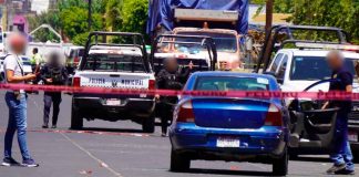 Ejecutan a tres hombres a bordo de un auto en municipio michoacano