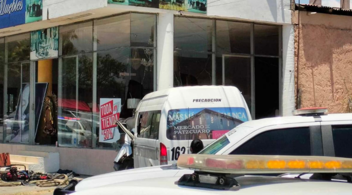 #VIDEO | Infarto al miocardio, la causa del deceso del chofer de la combi accidentada en el libramiento de Morelia