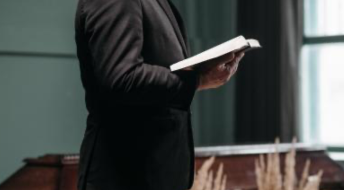 Detienen a pastor evangélico por abusar de 4 menores de edad