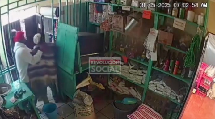 #VIDEO | #Morelia: Delincuentes amarran y golpean a abuelito para asaltar su tienda