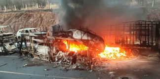 #VIDEO | 10 vehículos reducidos a chatarra, en choque de nodriza y torton en la Siglo 21