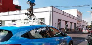 Apedrean vehículo de Google en #México, por considerarlo amenaza climática