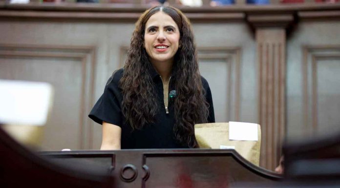 Diputada Giulianna Bugarini impulsa ampliación de prórroga para pago de refrendo sin multas