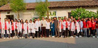 Acerca SSM servicios médicos a personas de la tercera edad en Huetamo