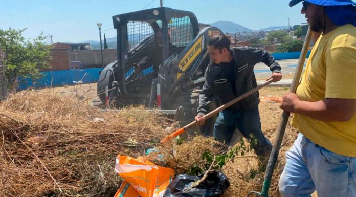 Vecinas y vecinos se suman a la jornada de limpieza en nororiente de Morelia