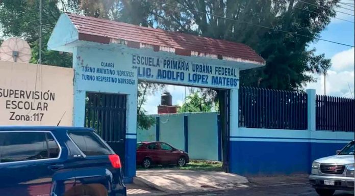 Escándalo en escuela de Michoacán: Maestra rocía insecticida a estudiantes de tercer grado