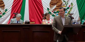 Propone Memo Valencia renovar placas cada diez años en Michoacán