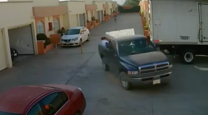 #VIDEO #EnMéxico | Salen del motel con todo y muebles; se llevaron hasta el colchón