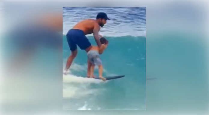 #VIDEO || Padre e hijo sobre las olas, juntos