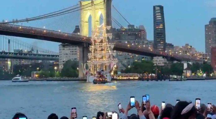 #Video | Polémica por comentarios de Morena NY durante tragedia del Buque Cuauhtémoc