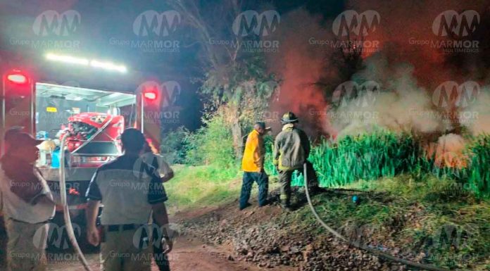 #VIDEO | Arden predios cubiertos de maleza a espaldas de la colonia Campestre Los Manantiales, Morelia