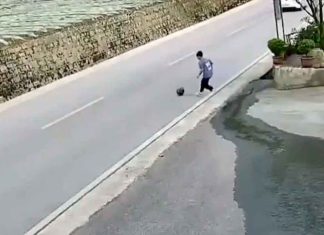 #VIDEO | ¡Detrás de una pelota siempre hay un niño! Atropellan a menor que corría tras su pelota