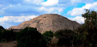 La Zona Arqueológica de Teotihuacan permite nuevamente el ascenso a la Pirámide de la Luna