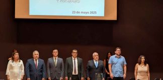 #Imágenes #VIDEO | Entrega SUEUM presea Vicente Lombardo Toledano a Alfredo Ramírez Bedolla