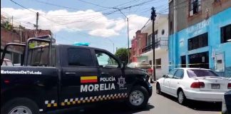 #VIDEO #AlMomento | Joven es baleado en la colonia obrera por sujetos a bordo de un auto