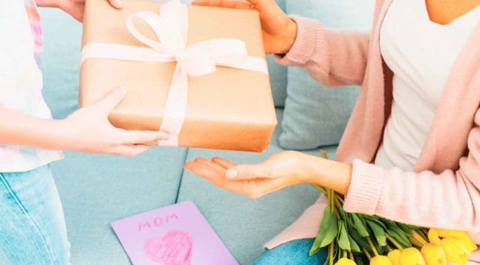 ¿Compra de regalo para mamá en línea? Sigue estas recomendaciones para hacerlo de forma segura