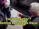 #VIDEO #Viral | Ladrón interrumpe su asalto al enterarse de que una de sus víctimas era sacerdote