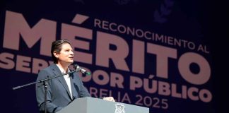 Premia gobierno de Alfonso Martínez a trabajadores destacados