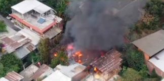 Incendio consume inmueble en el Centro de Uruapan