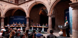 Recibe el Cardenal, Alberto Suárez Inda, la presea Generalísimo Morelos
