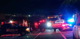 Accidente de camioneta deja 1 muerto y 1 herido colonia San Isidro Itzícuaro, Morelia