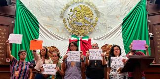 Con manifestación de periodistas en el pleno del Congreso del Estado, los diputados determinan continuar con el tema de “Apología del Delito”