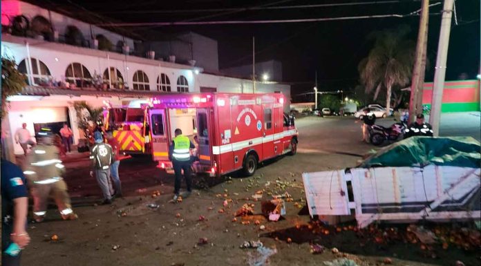 Aparatoso choque múltiple deja 5 lesionados, en la colonia Emiliano Zapata de Uruapan