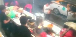 #VIDEO | Muere mujer embarazada tras ser atropellada mientras compraba tacos en #México; el conductor habría estado ebrio