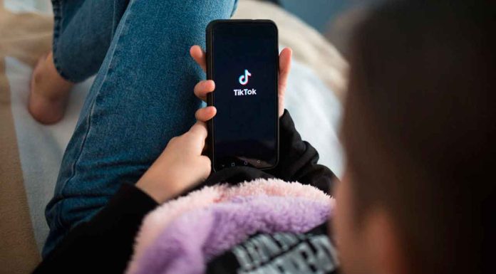 El nuevo método del narco en #México: Utilizan TikTok y Telegram, para reclutar y operar