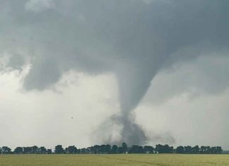 #VIDEO | Tornados arrasan Kentucky y Missouri: 25 muertos, cientos de casas destruidas y cortes masivos de electricidad #Internacional