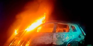 Tres vehículos son incendiados por presuntos criminales en Zinapécuaro