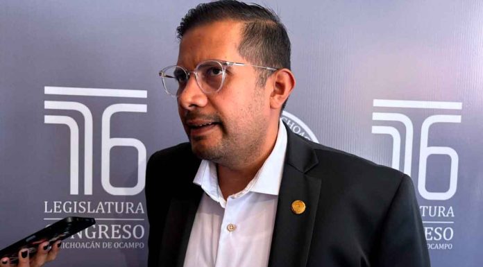 Uruapan sigue secuestrado por los grupos delincuenciales y el presidente municipal no hace nada: Conrado Paz