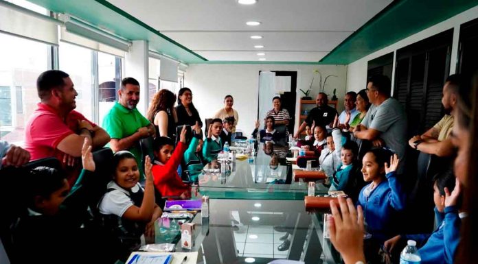 Zacapu escucha a la niñez; con sesión de Cabildo se instala Primer Cabildo Infantil 2025