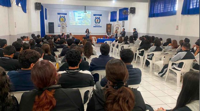 Imparten Taller sobre la Ley Olimpia a Estudiantes de Zamora