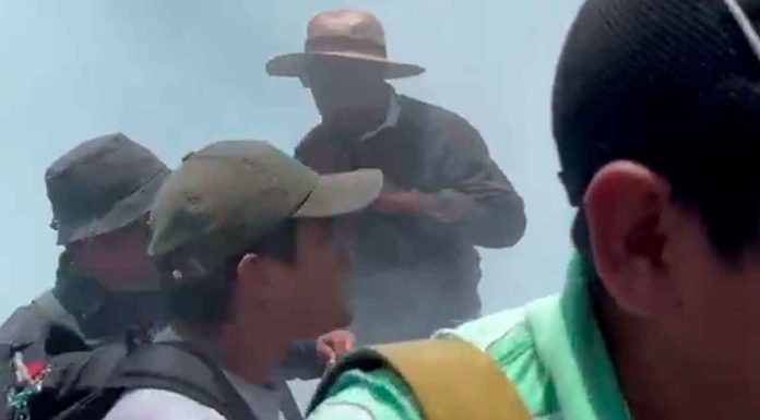 #Video | Encapuchados desatan disturbios frente a la Secretaría de Gobernación durante reunión con CNTE