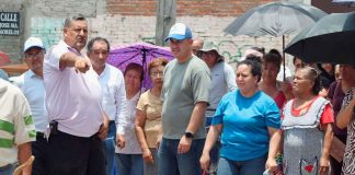 Adolfo Torres atiende solicitudes en la colonia Mariel para mejorar el servicio de agua potable