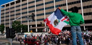 Enfrentamientos y protestas por redadas migratorias en Nueva York y California
