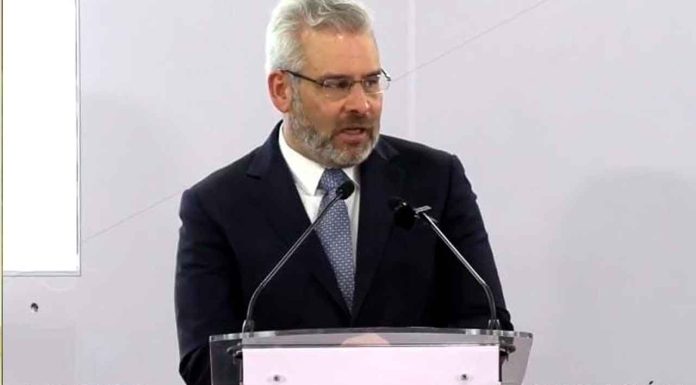 Agresión a Salvador Bastida se originó desde el propio vehículo, confirma Bedolla