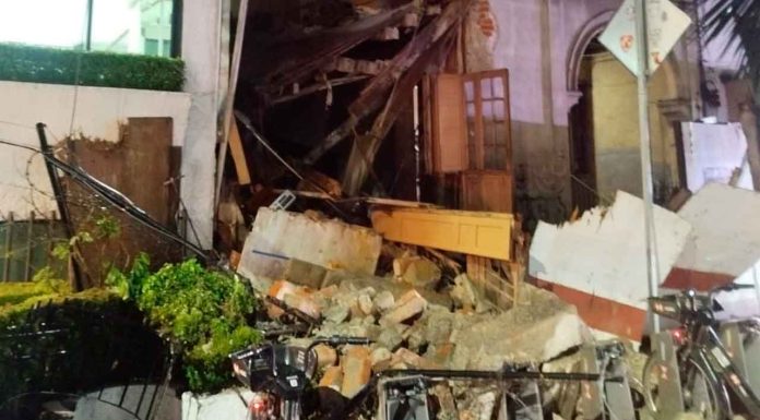 #VIDEO | Alerta en la Roma: Edificio abandonado cede ante las lluvias y revela deterioro urbano