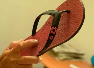 Dan 4 años de prisión a abuela que golpeó a su nieta con una chancla